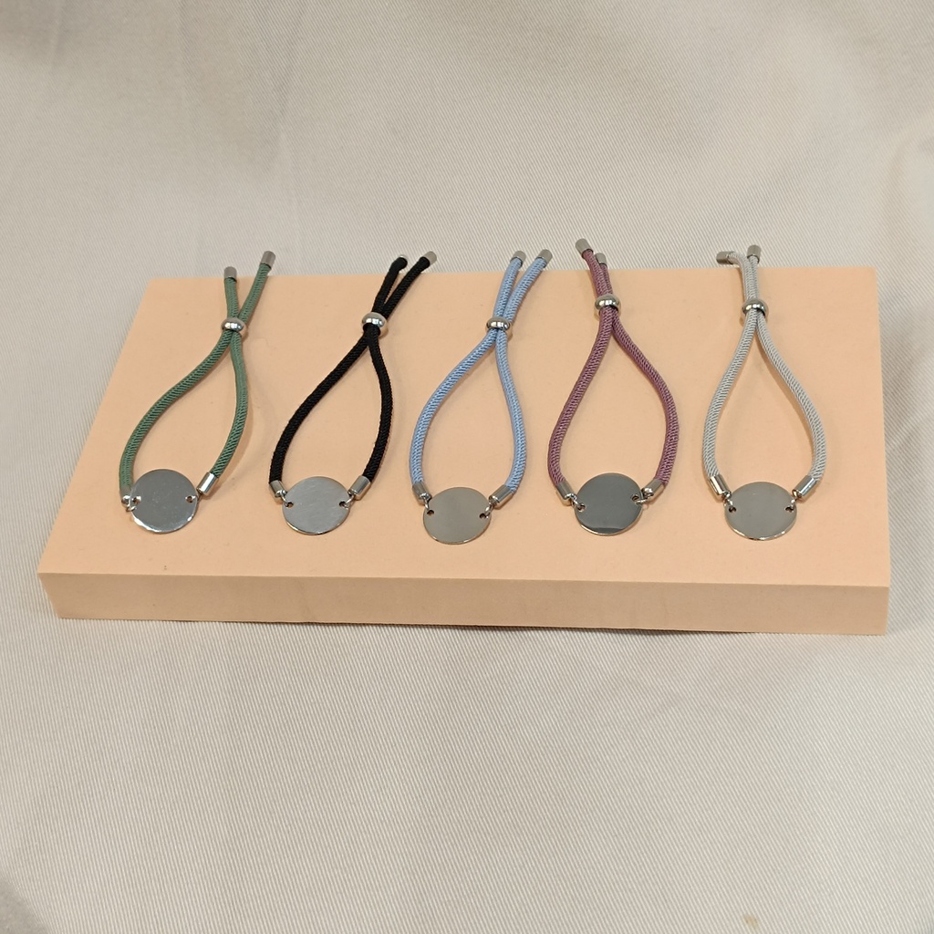 Pulsera Cordón Medalla Grabable Plateado (+ COLORES)