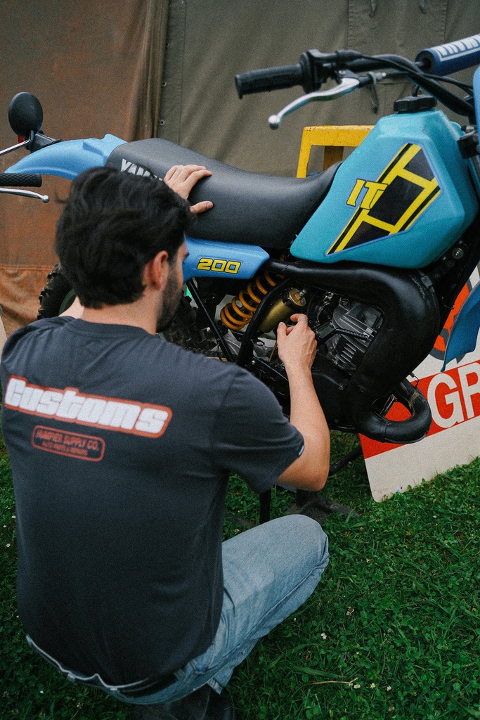 Camiseta Customs - Humpier