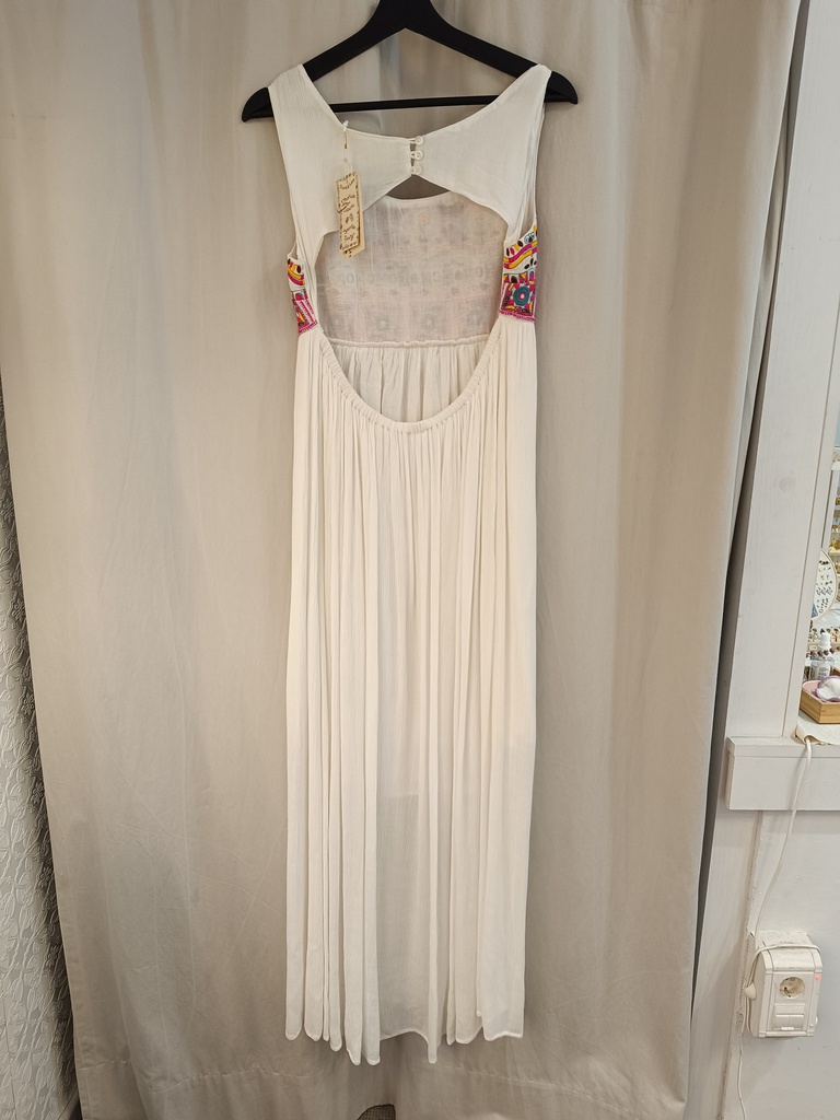 Vestido Largo Blanco Pechera Bordados y Espalda Descubierta - Peace&amp;Love