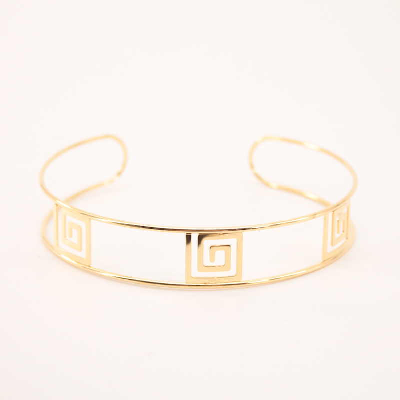 Choker doble dorado con espiral cuadrada