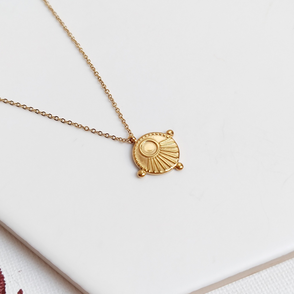 Collar Chapa Sol Dorado