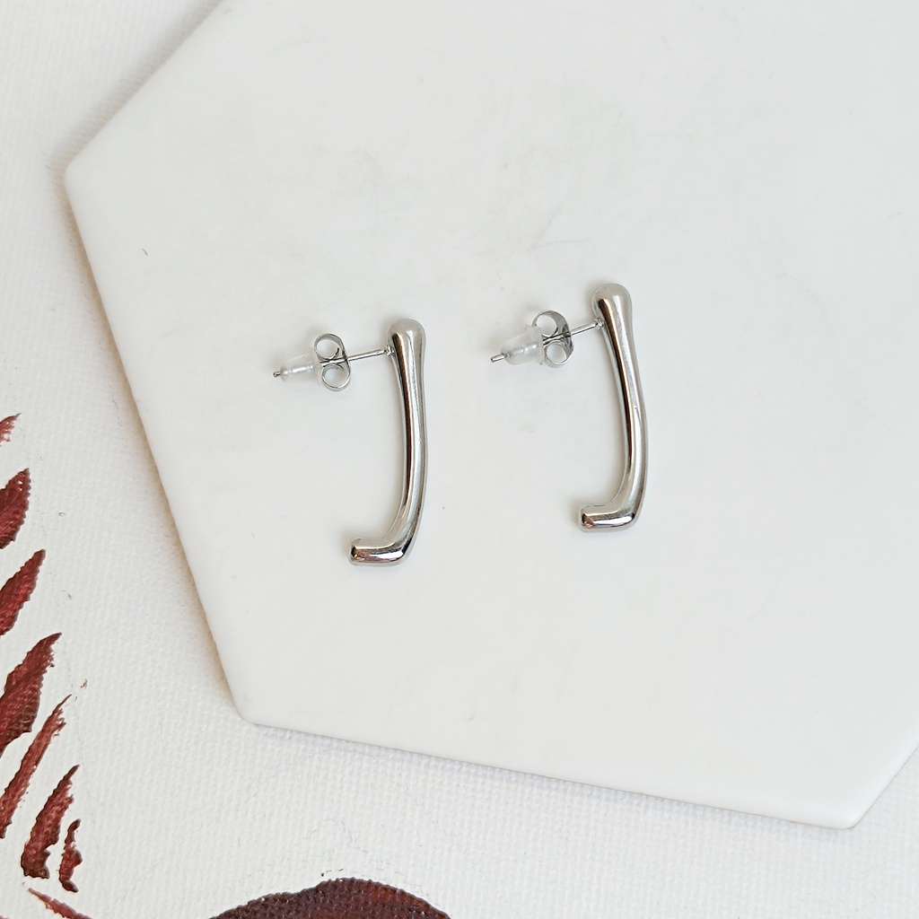 Pendientes Jota Plateado