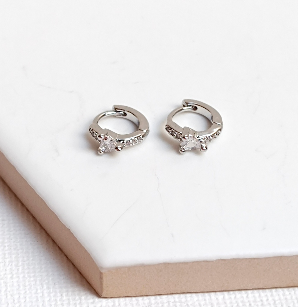 Mini Aros Circonitas Triángulo Plateado
