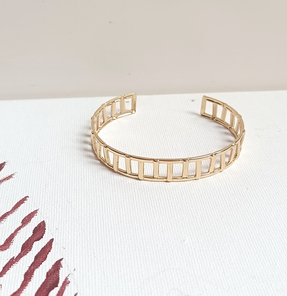 Brazalete Cuadrados Entrelazado Dorado