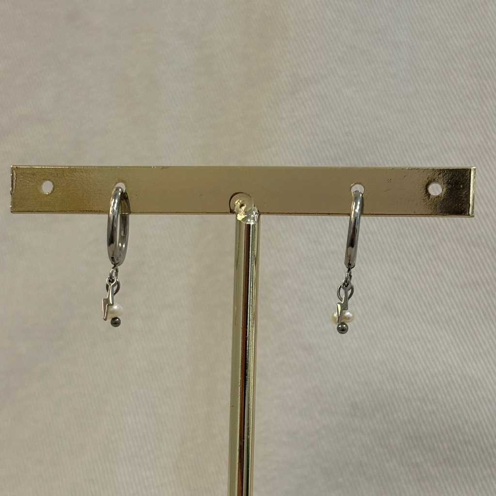 Arito Charm Rayo Con Perla Plateado
