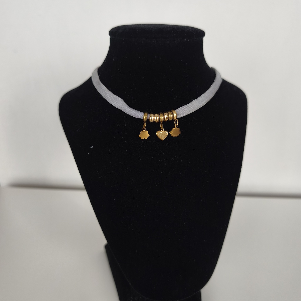 Collar Cinta de Seda Azul Grisáceo Corazón (Dorado)