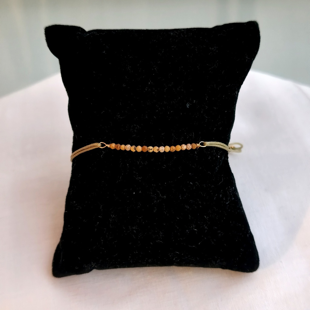 Pulsera Macramé Piedras Caqui (Dorado)