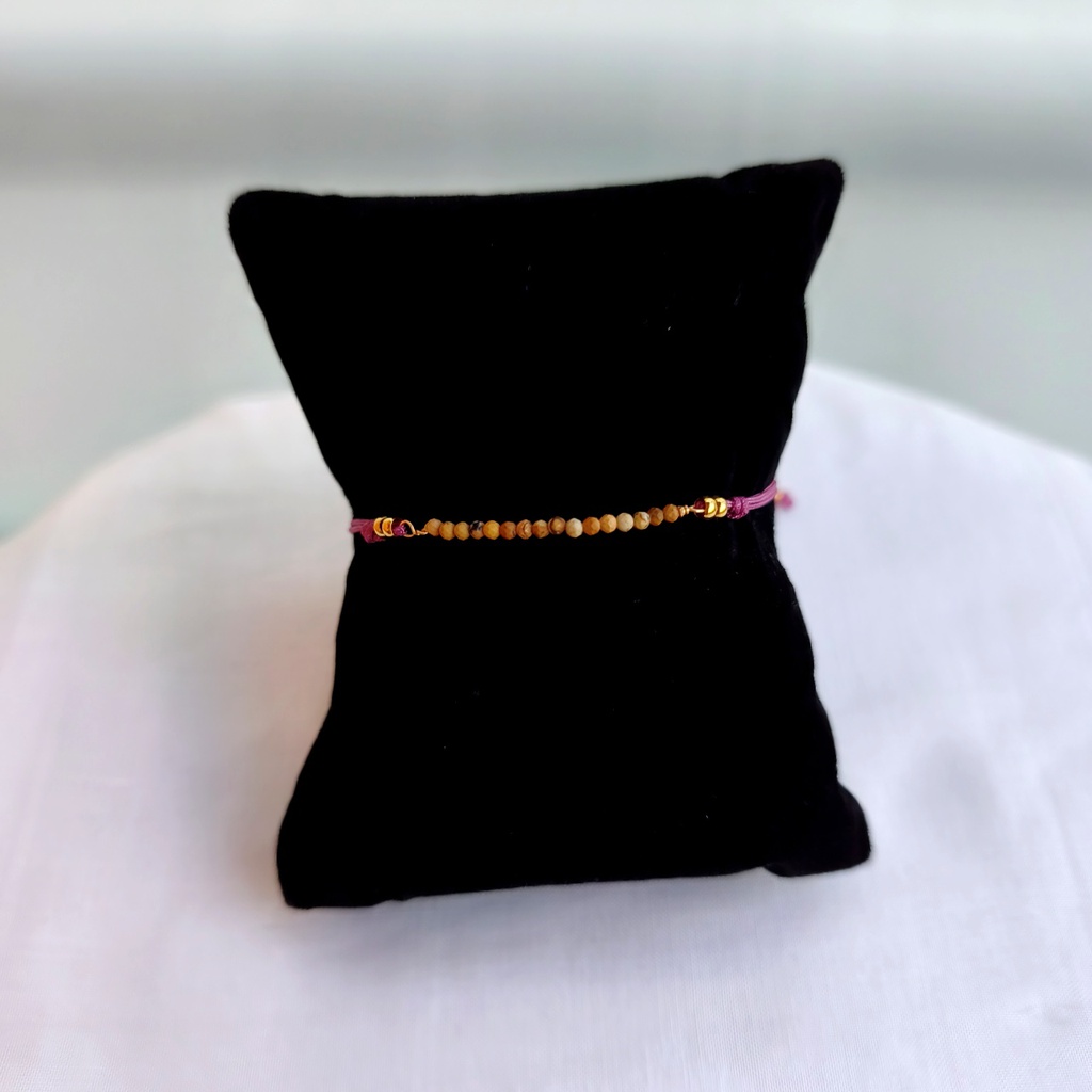 Pulsera Macramé Piedras Morado (Dorado)