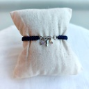 Pulsera Trenzada Azul Marino Triple Charm Flecha (Plateado)