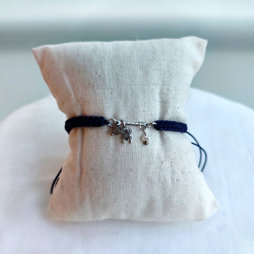 Pulsera Trenzada Azul Marino Triple Charm Araña (Plateado)
