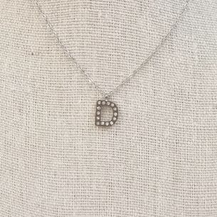 Collar Inicial Plateada Brillo Letra "D"