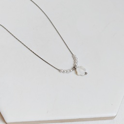 Collar Flor Perlada Plateado